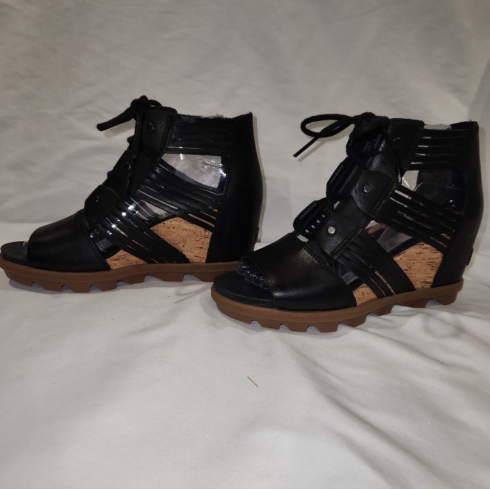 Sorel Joanie II Lace Huarache Black and Tan Wedge Sandals. Size 7.5 - Picture 3 of 10